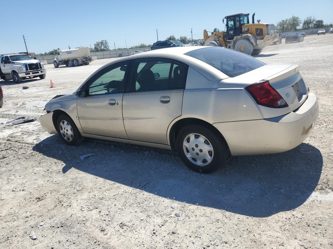 2005 Saturn ION - Image 2
