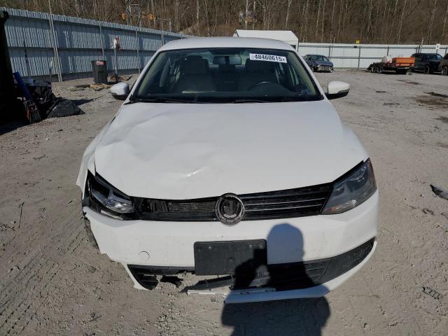 Седаны VOLKSWAGEN JETTA 2013 Белы