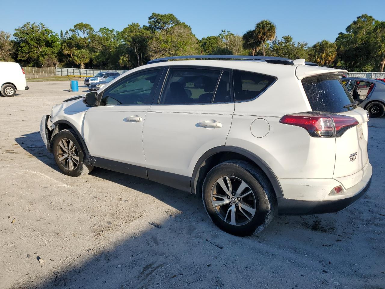 2018 Toyota RAV 4 - Image 2