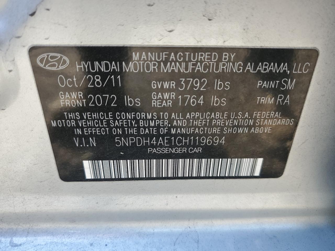 2012 Hyundai Elantra - Image 12