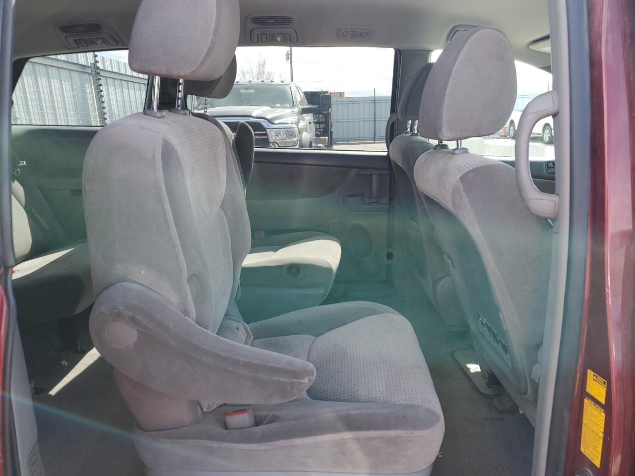 2009 Toyota Sienna - Image 10