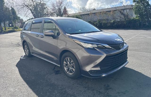 2021 Toyota Sienna Le