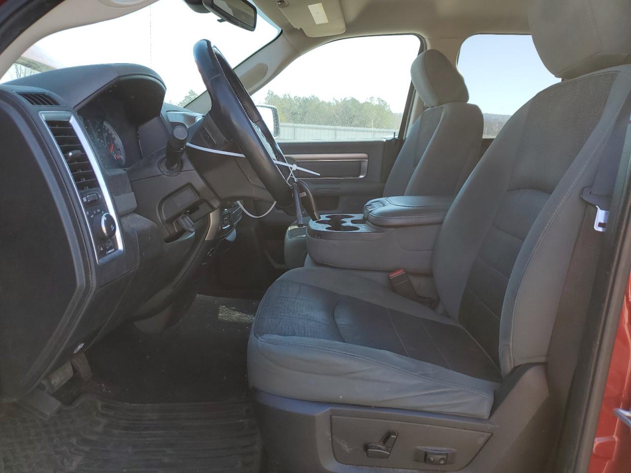 2014 RAM 1500 - Image 7