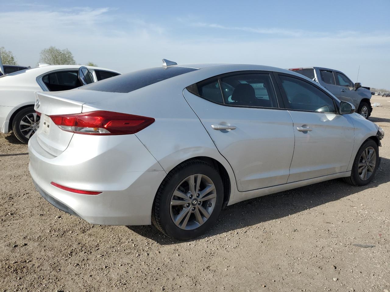 2018 Hyundai Elantra - Image 3