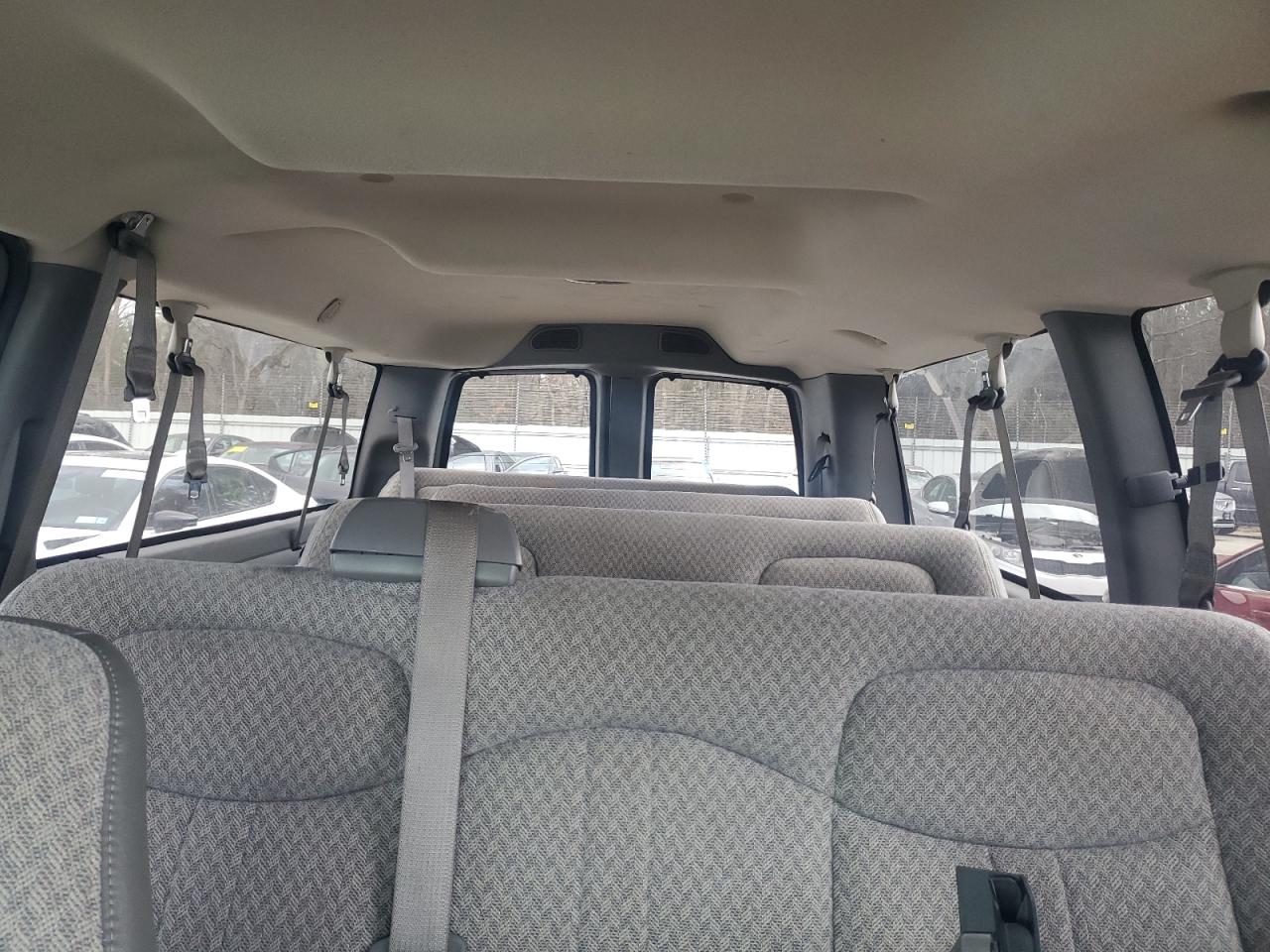 2004 Chevrolet Express G3500 VIN: 1GAHG39U641208561 Lot: 47579375