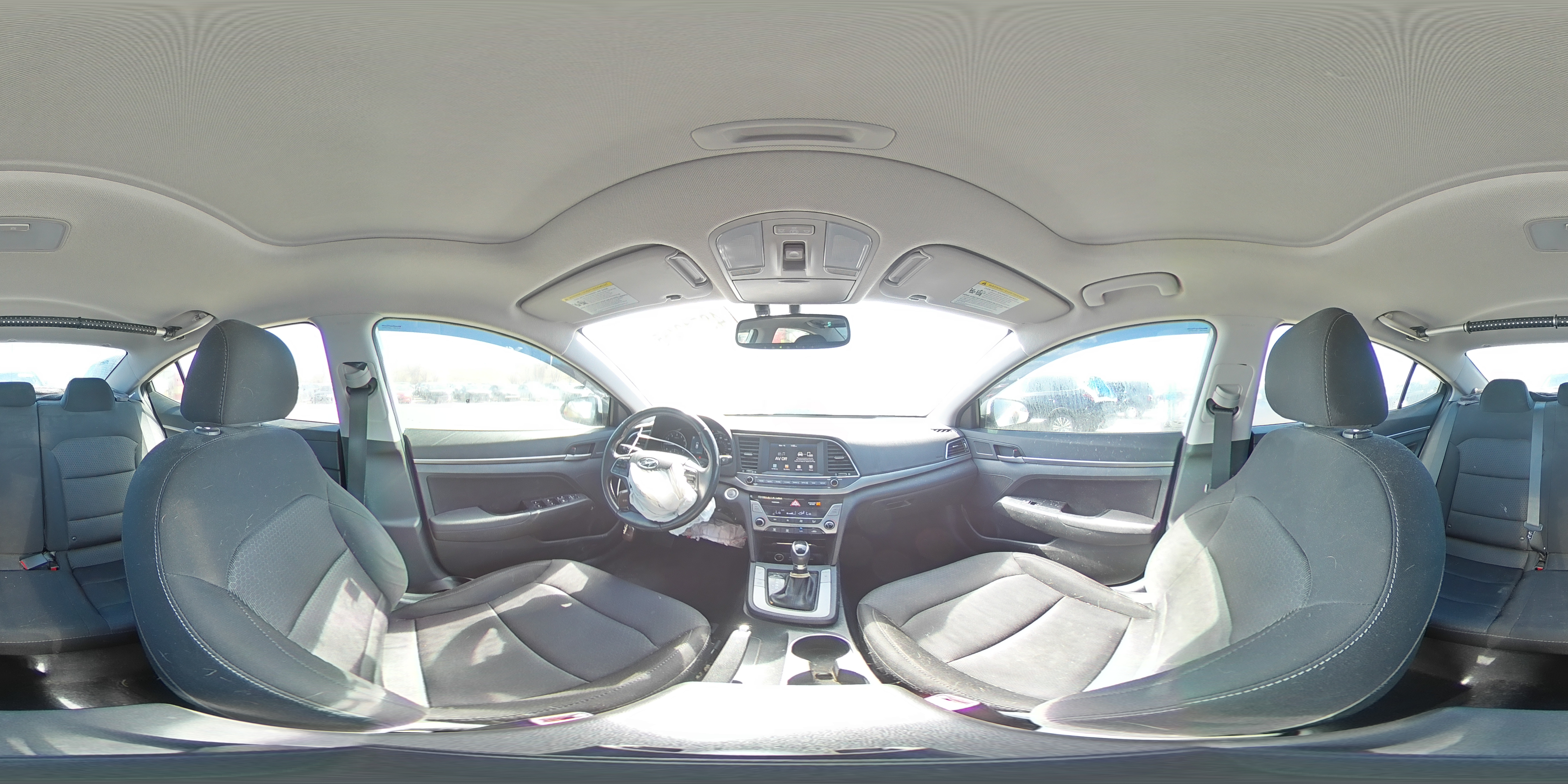 2018 Hyundai Elantra - Image 15