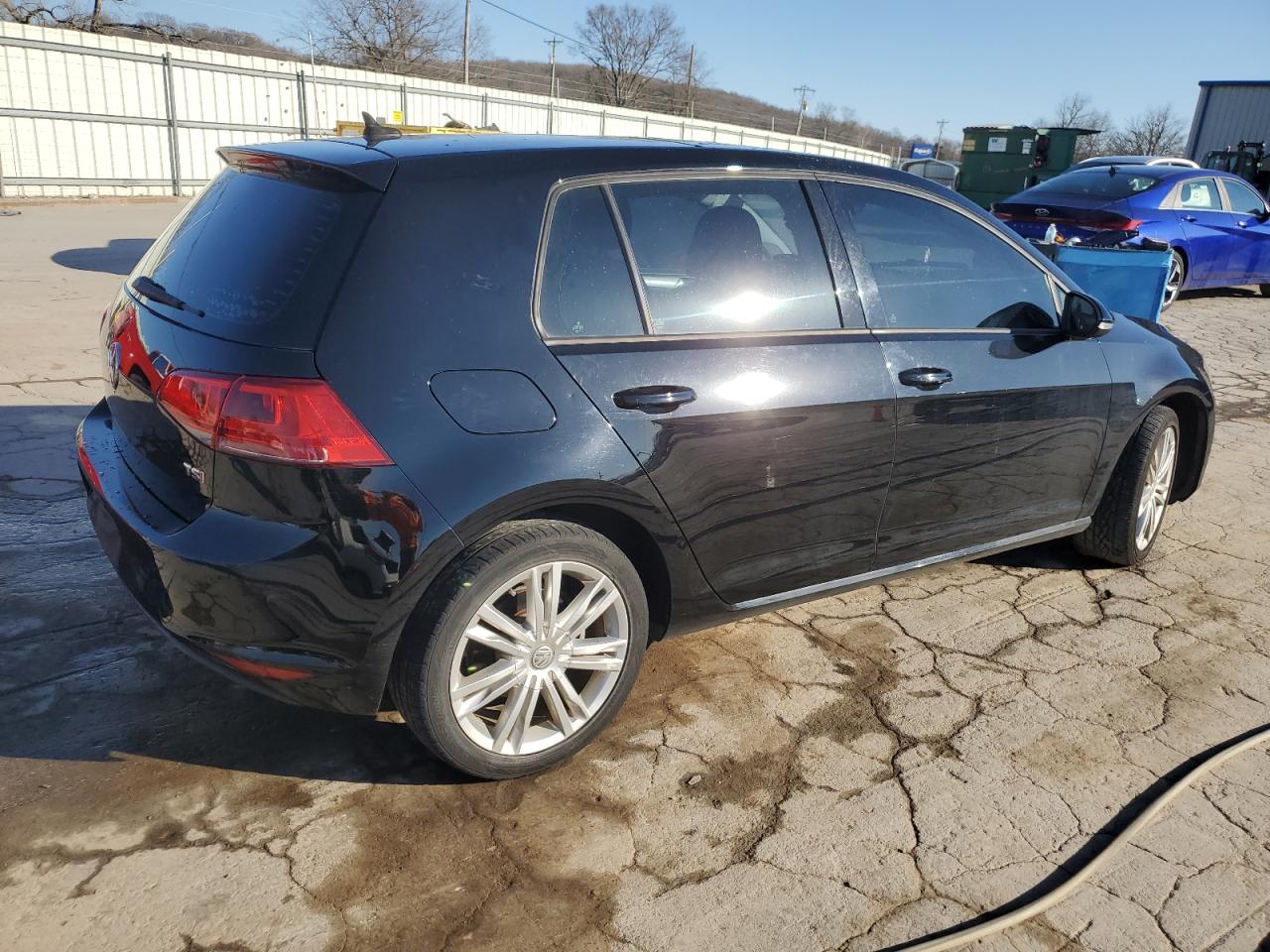 2016 Volkswagen Golf - Image 3