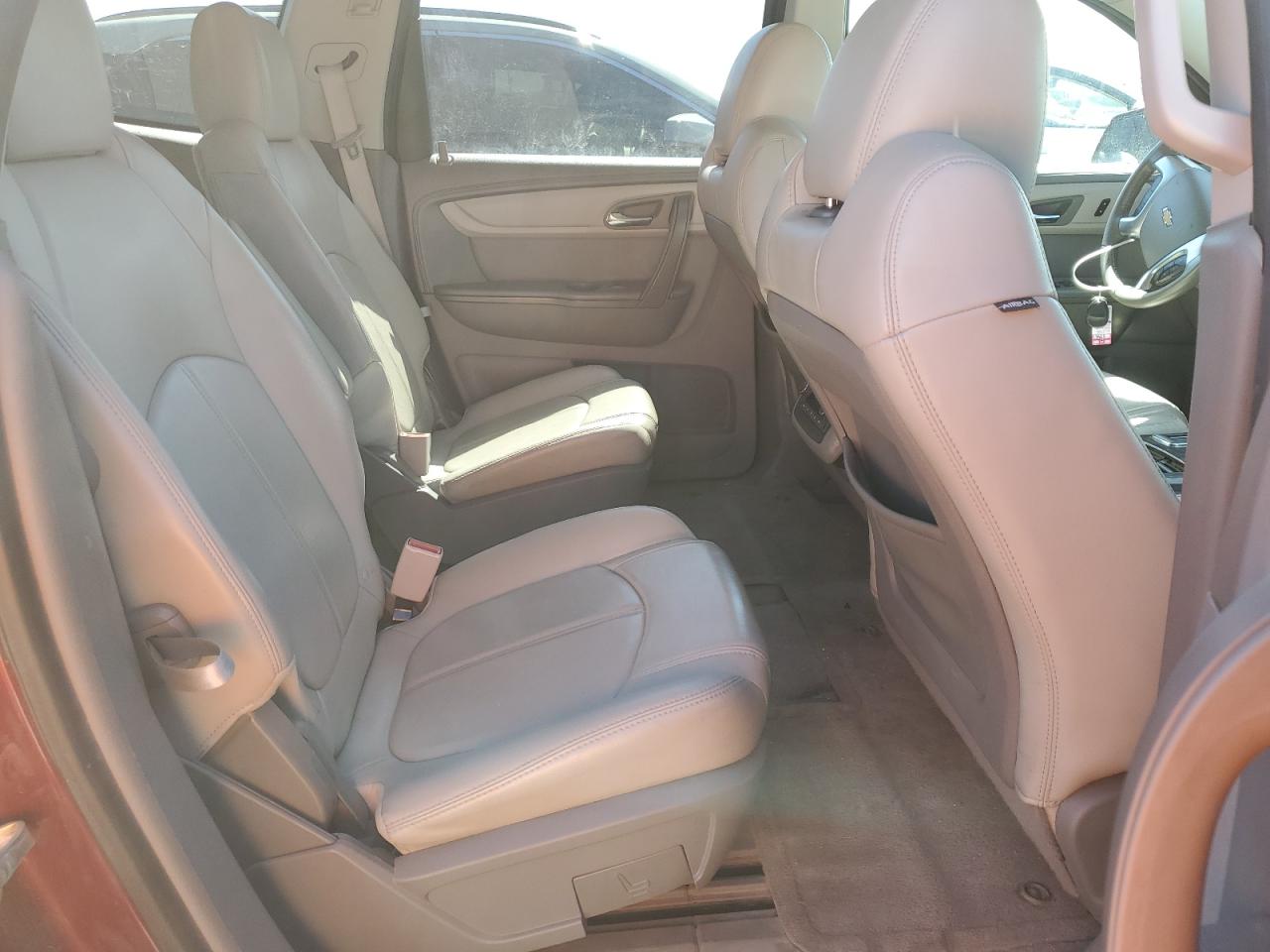 2015 Chevrolet Traverse - Image 11