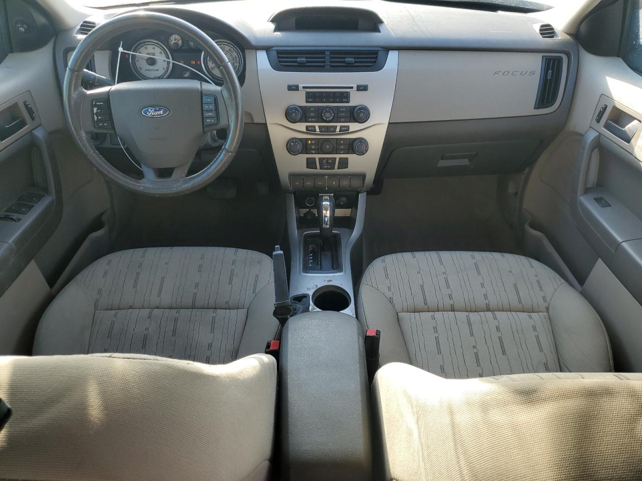 2010 Ford Focus - Image 8