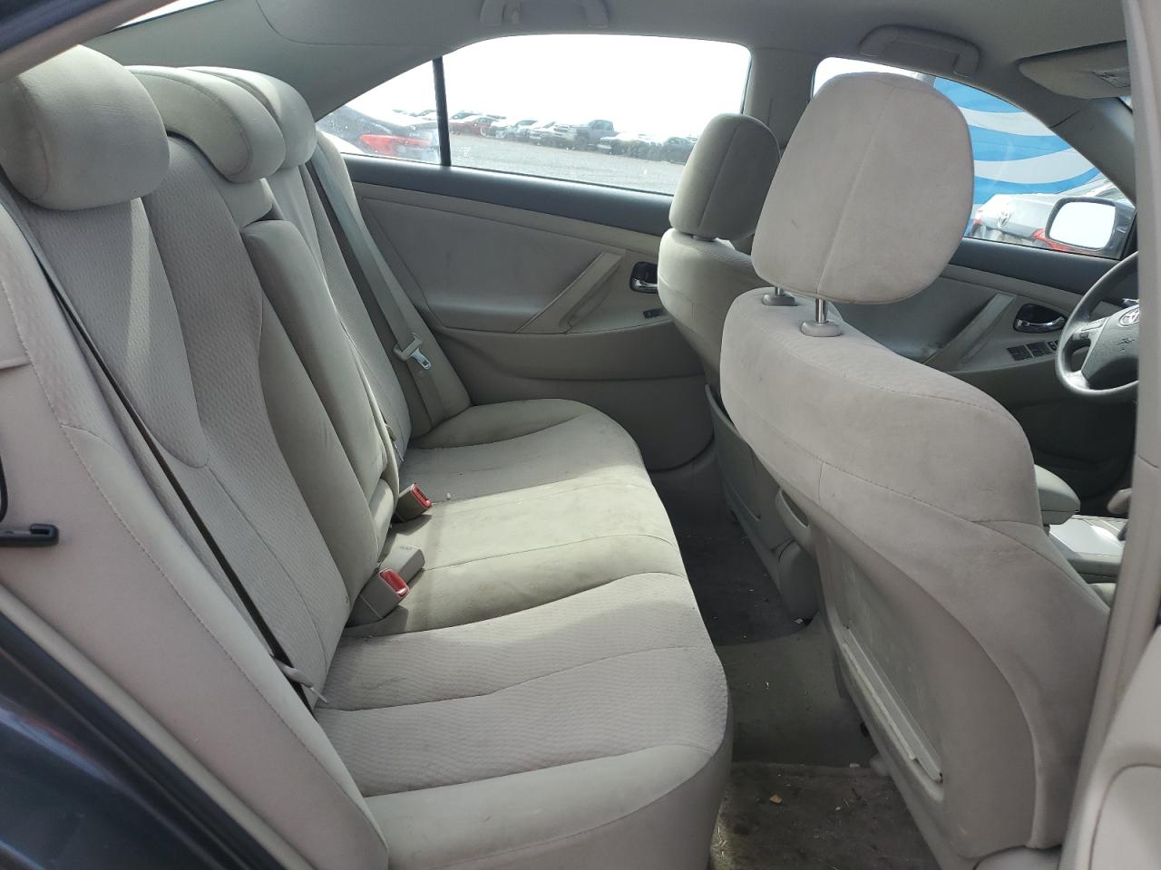 2011 Toyota Camry - Image 10