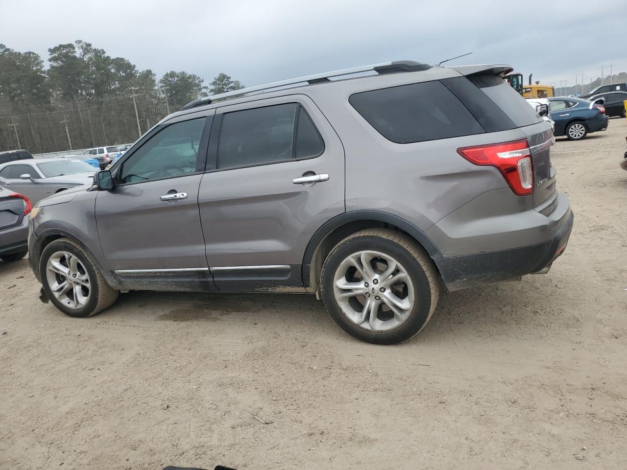2013 Ford Explorer - Image 2