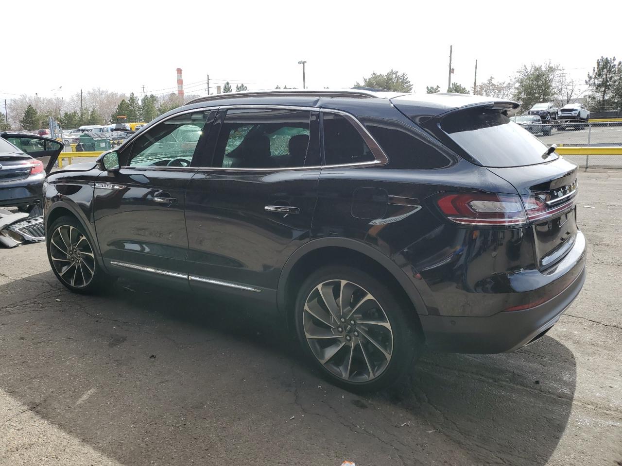 2019 Lincoln Nautilus - Image 2