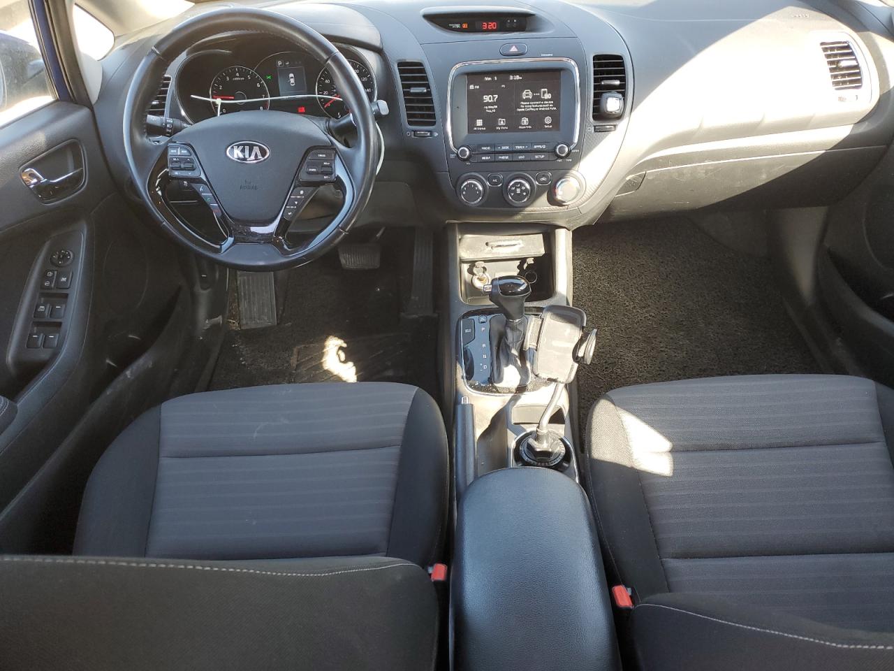 2017 Kia Forte - Image 8