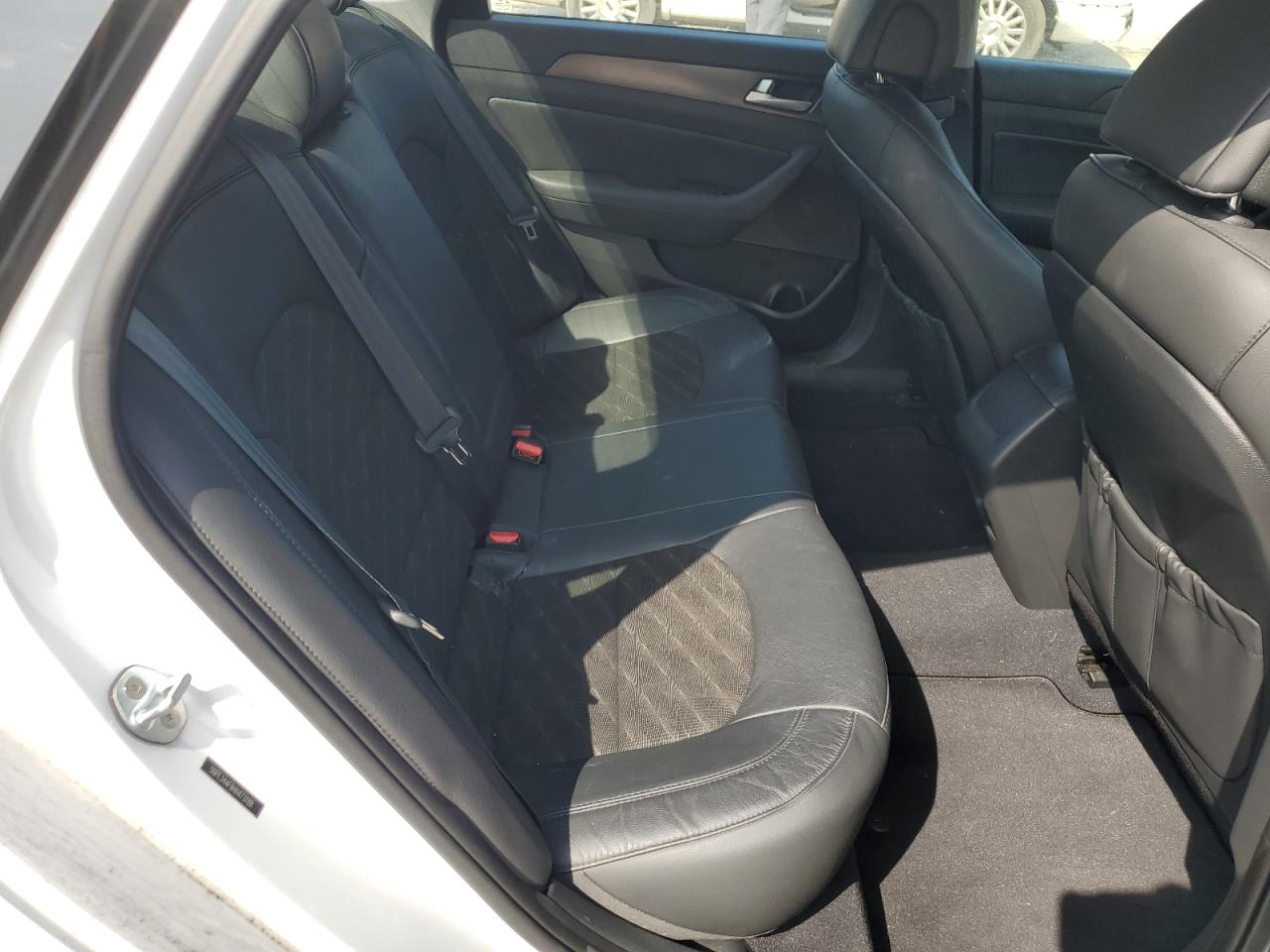 2017 Hyundai Sonata - Image 11