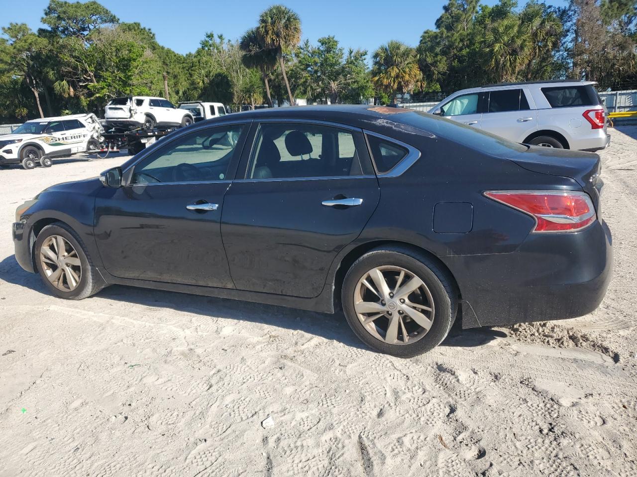 2014 Nissan Altima - Image 2