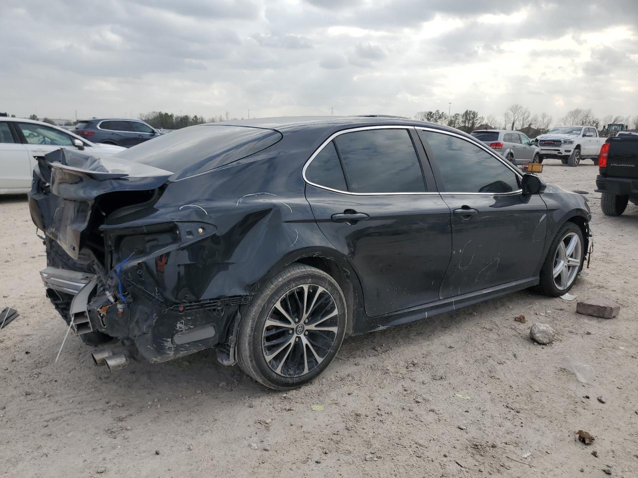 2018 Toyota Camry - Image 3