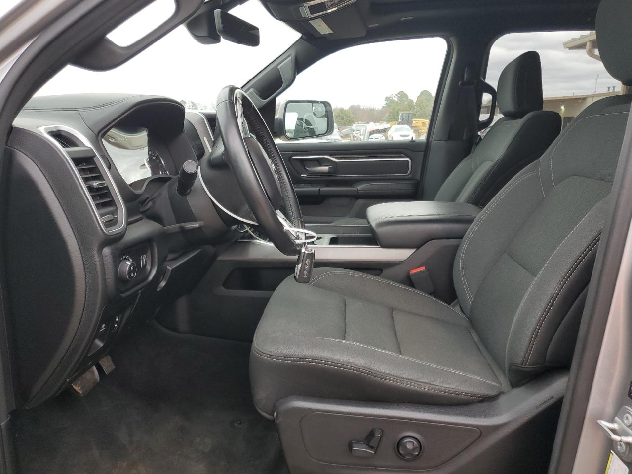 2021 RAM 1500 - Image 7
