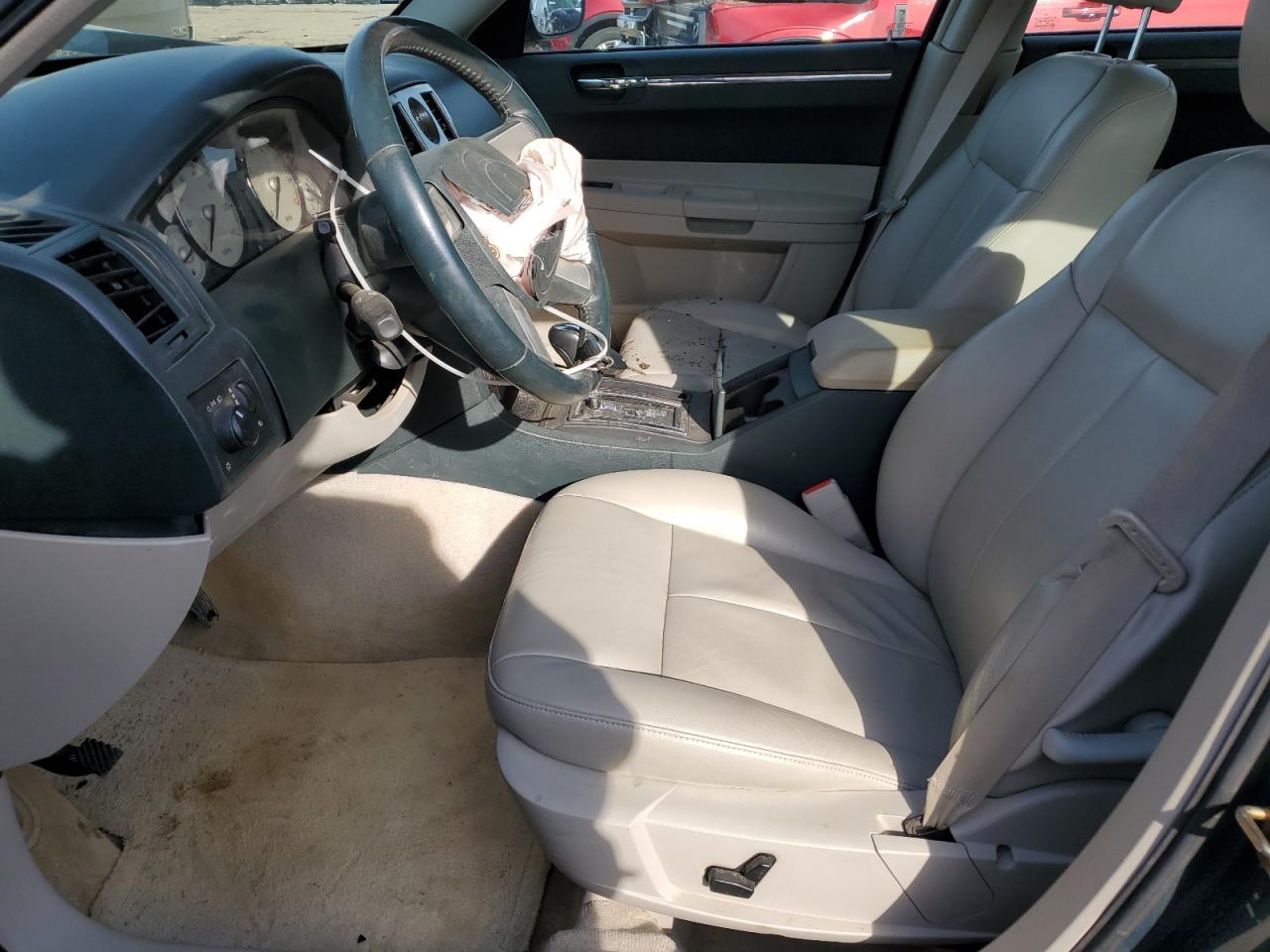 2005 Chrysler 300 - Image 7