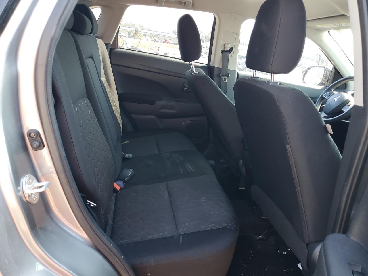 2020 Mitsubishi Outlander - Image 11