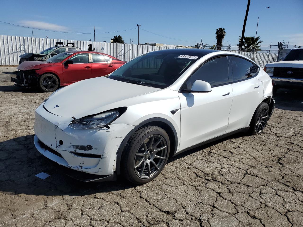 2021 Tesla Model Y იყიდება Van Nuys-ში, CA - Front End