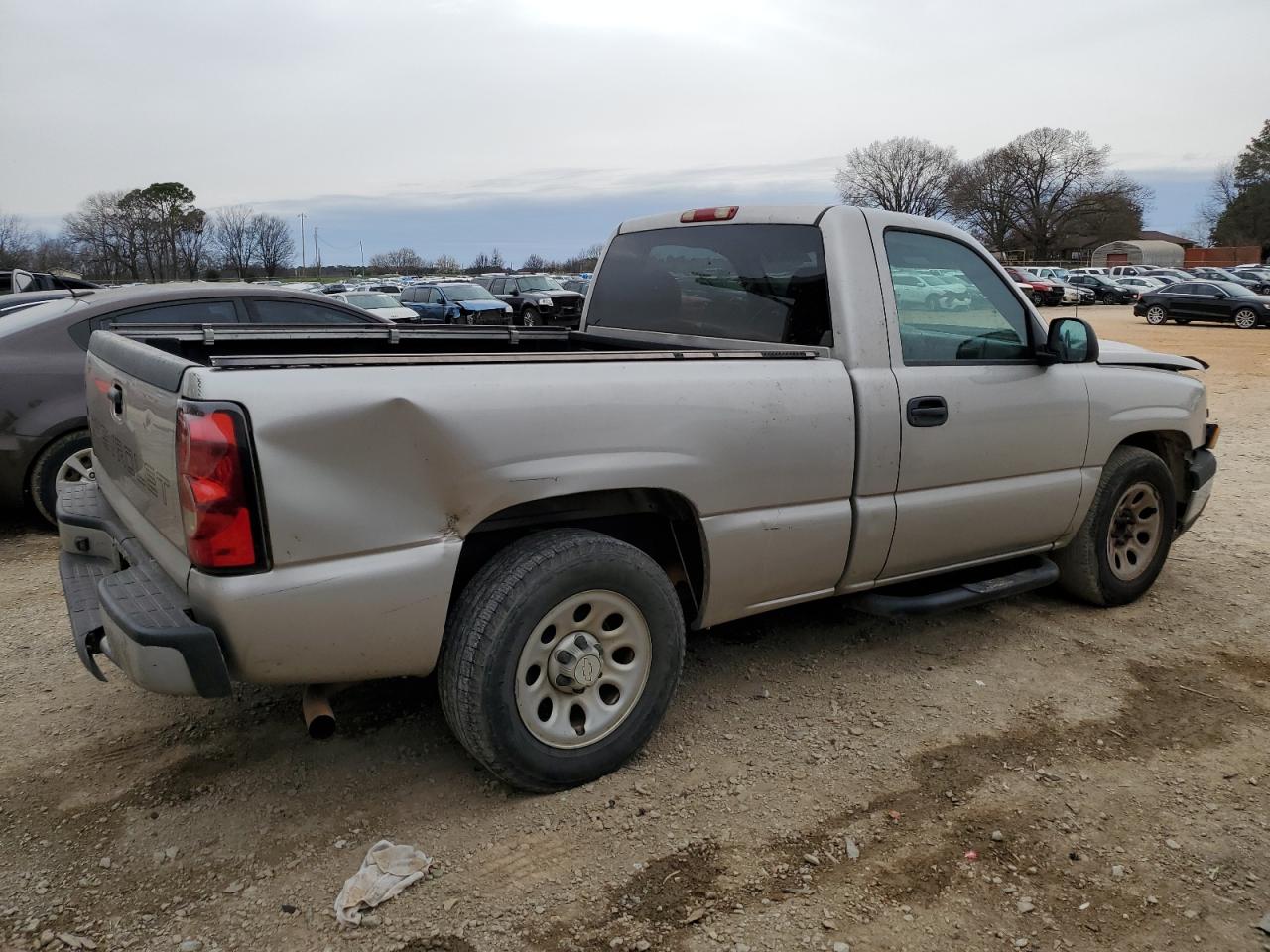 2007 Chevrolet Silverado - Image 3