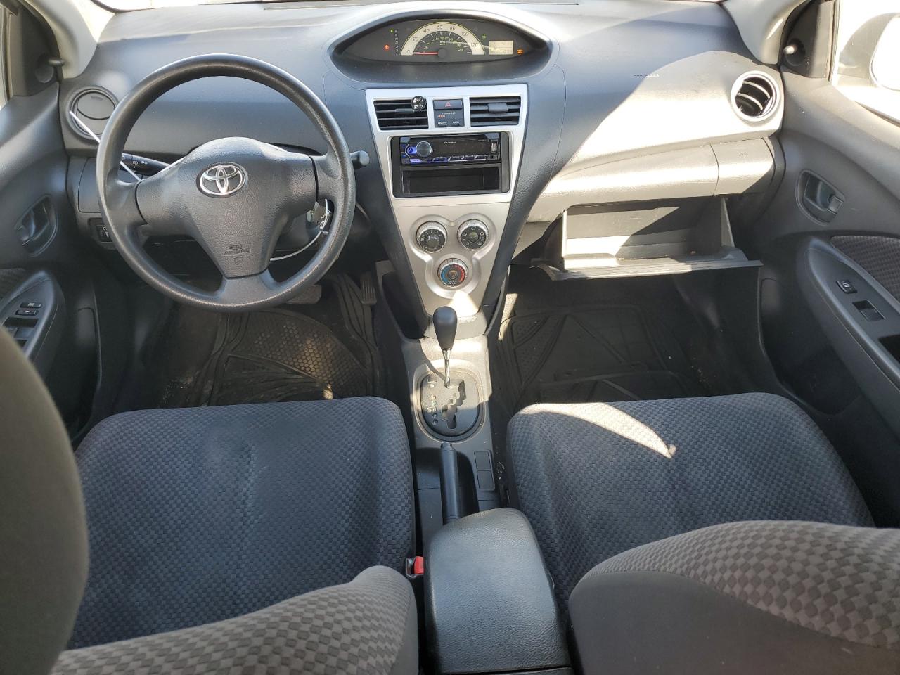 2008 Toyota Yaris VIN: JTDBT923281266752 Lot: 49737285