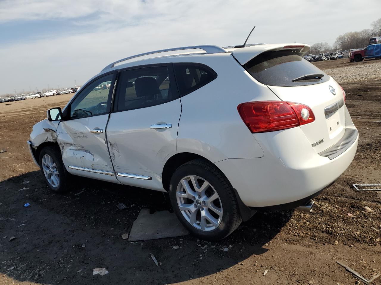 2012 Nissan Rogue - Image 2