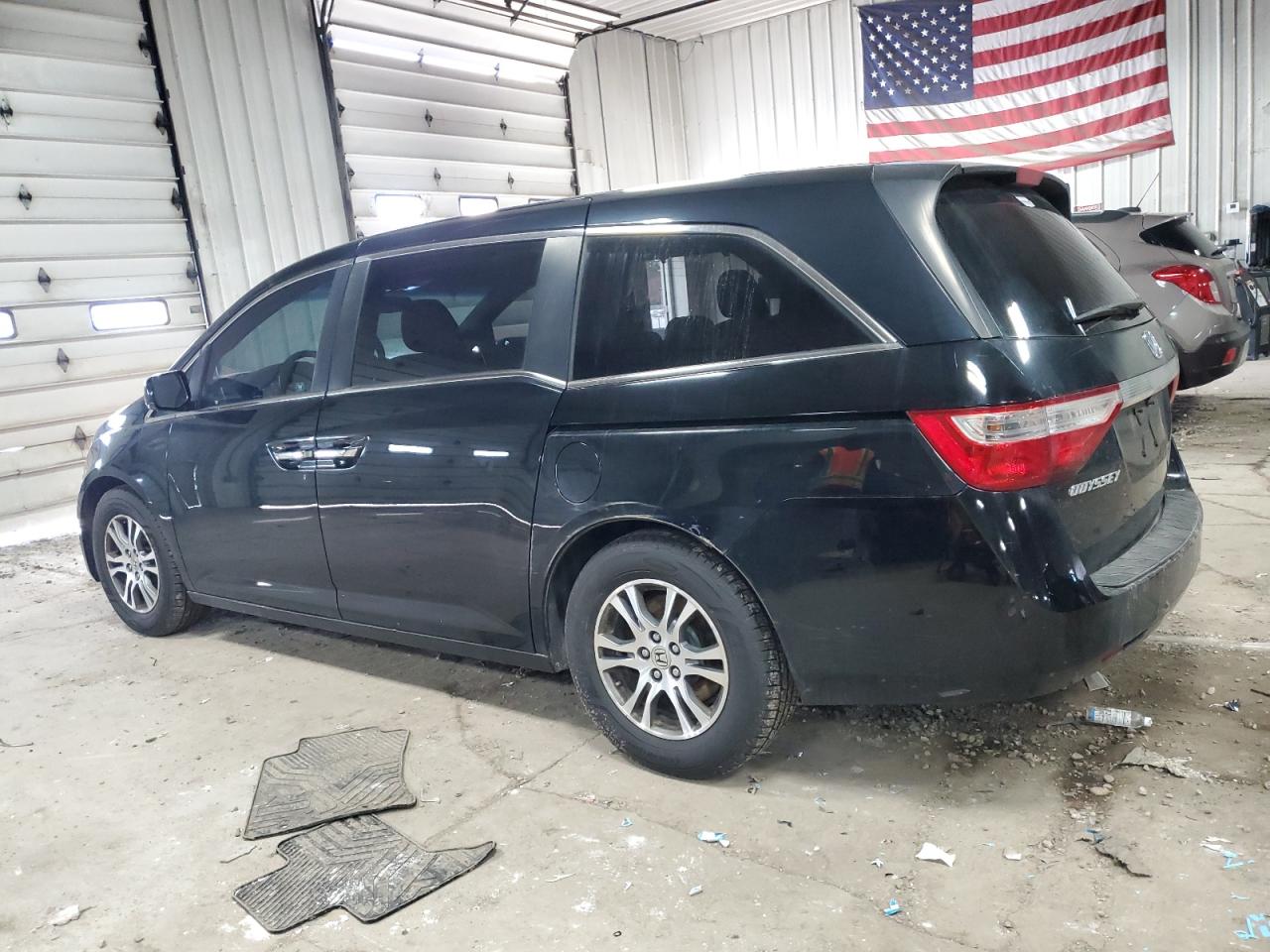 2011 Honda Odyssey - Image 2