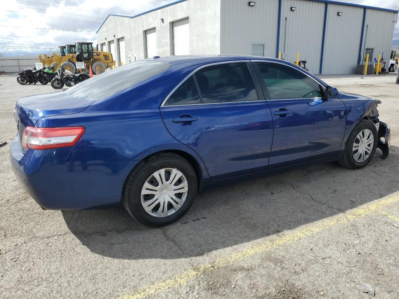 2011 Toyota Camry - Image 3