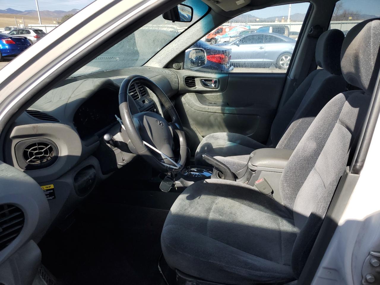 2004 Hyundai Santa Fe - Image 7