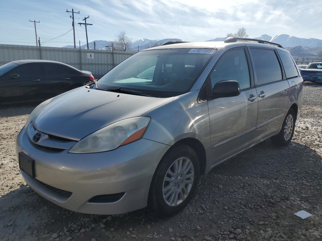 2007 Toyota Sienna - Image 1