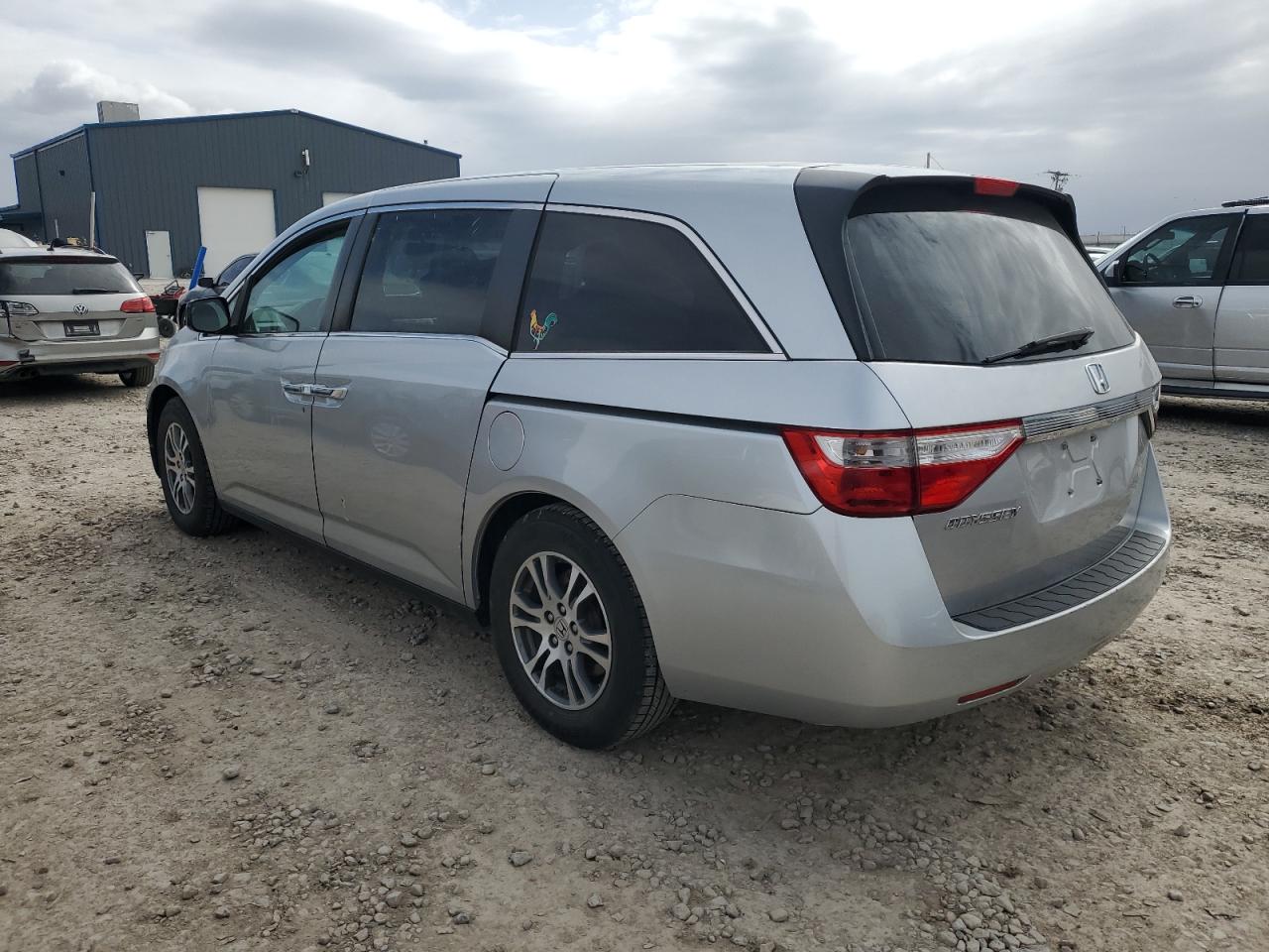 2012 Honda Odyssey - Image 2