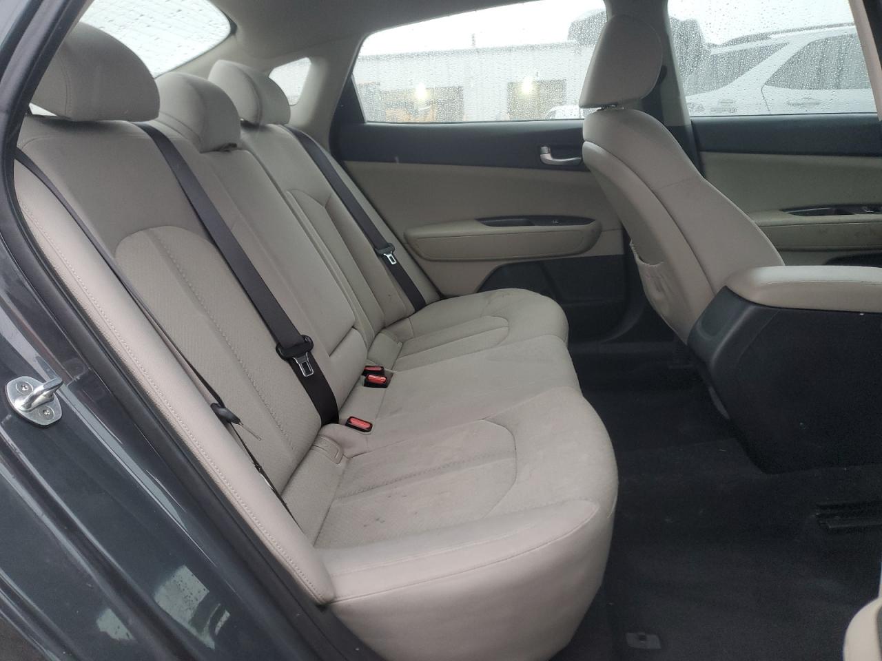 2016 Kia Optima - Image 10