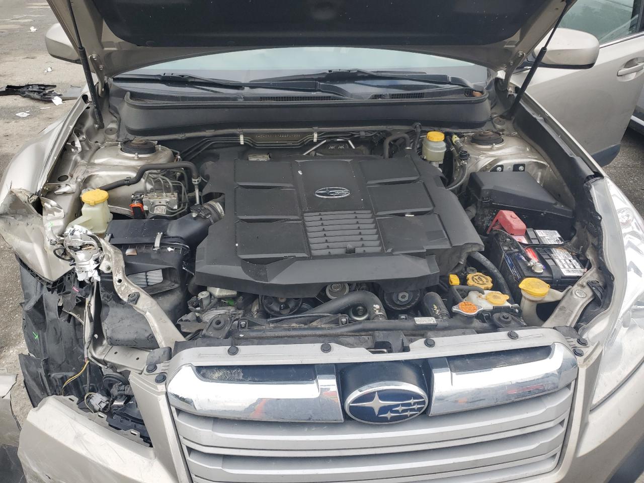2014 Subaru Outback - Image 12