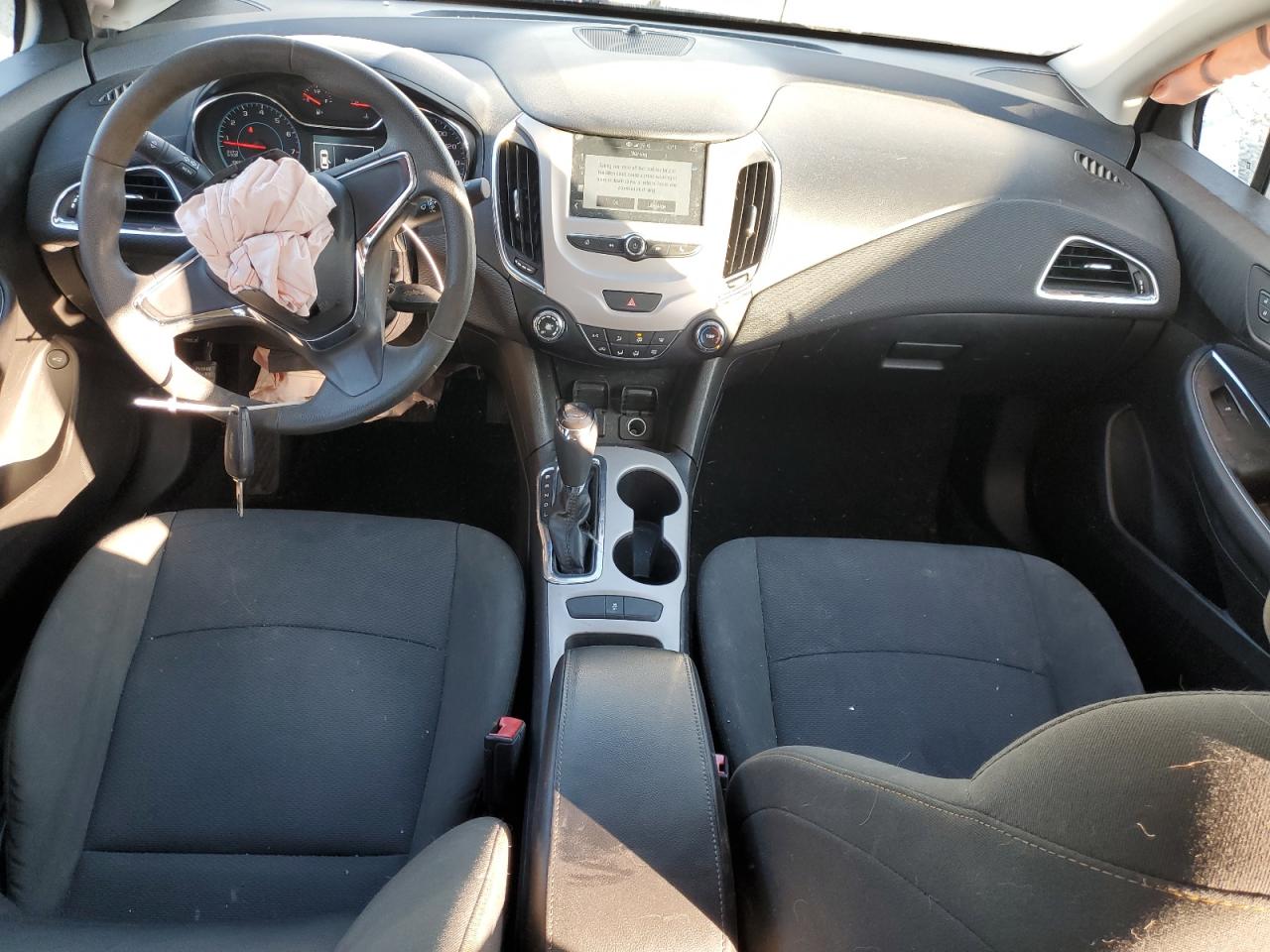 2018 Chevrolet Cruze - Image 8