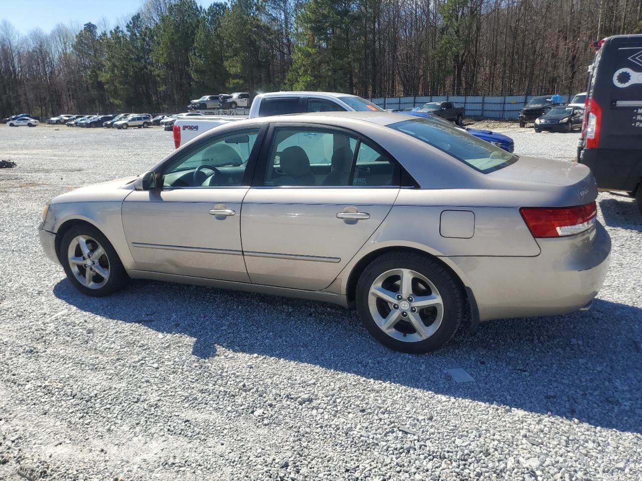 2007 Hyundai Sonata - Image 2