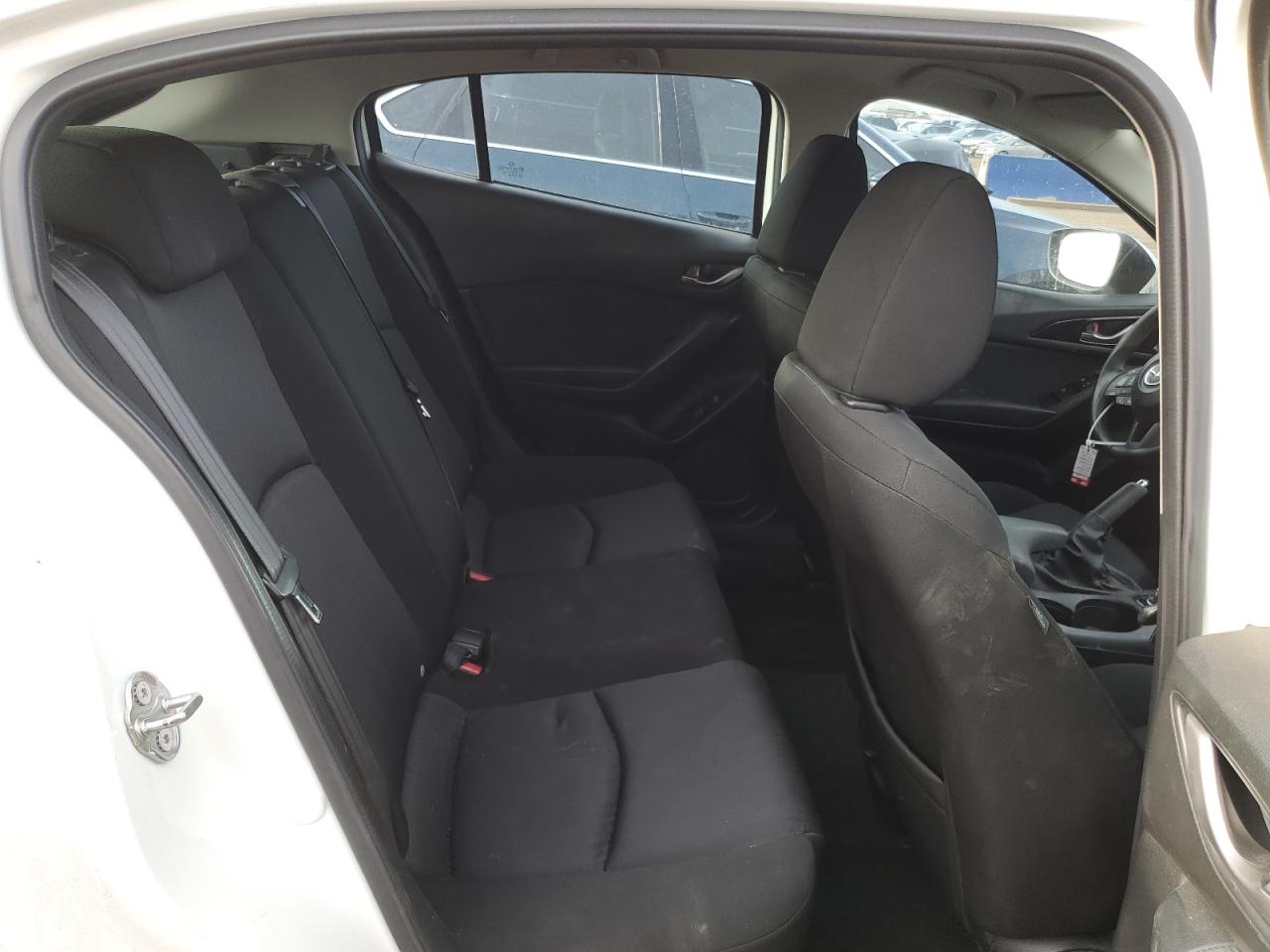 2016 Mazda 3 - Image 10