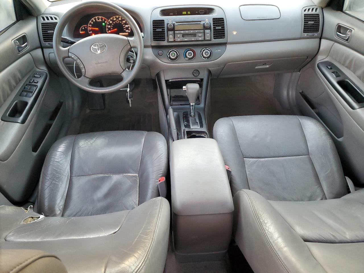 2005 Toyota Camry - Image 8
