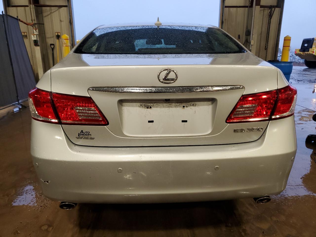 2011 Lexus ES - Image 6