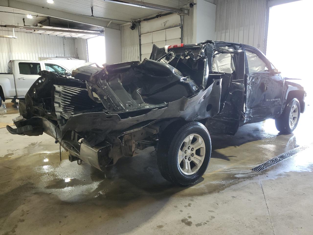 2015 Chevrolet Silverado - Image 3