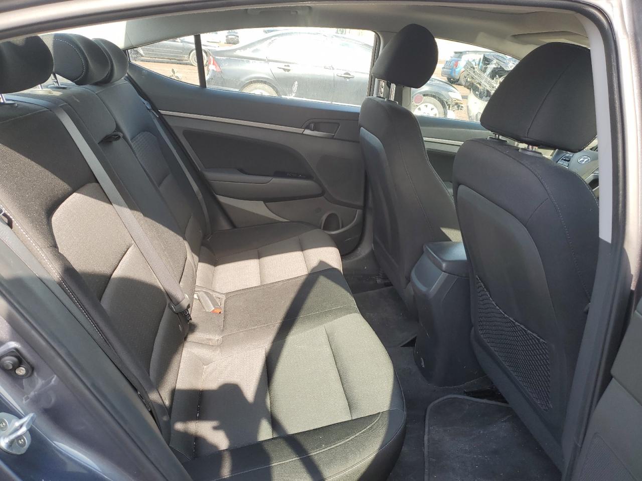 2017 Hyundai Elantra - Image 10