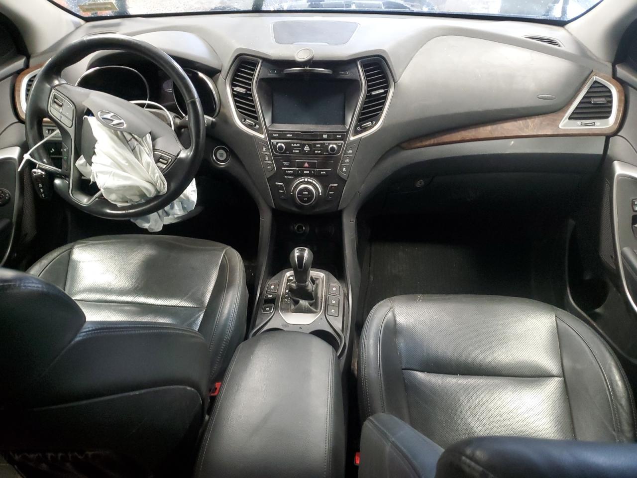 2017 Hyundai Santa Fe - Image 8