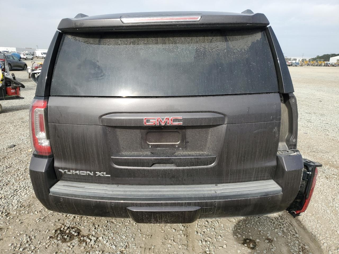 2016 GMC Yukon - Image 6