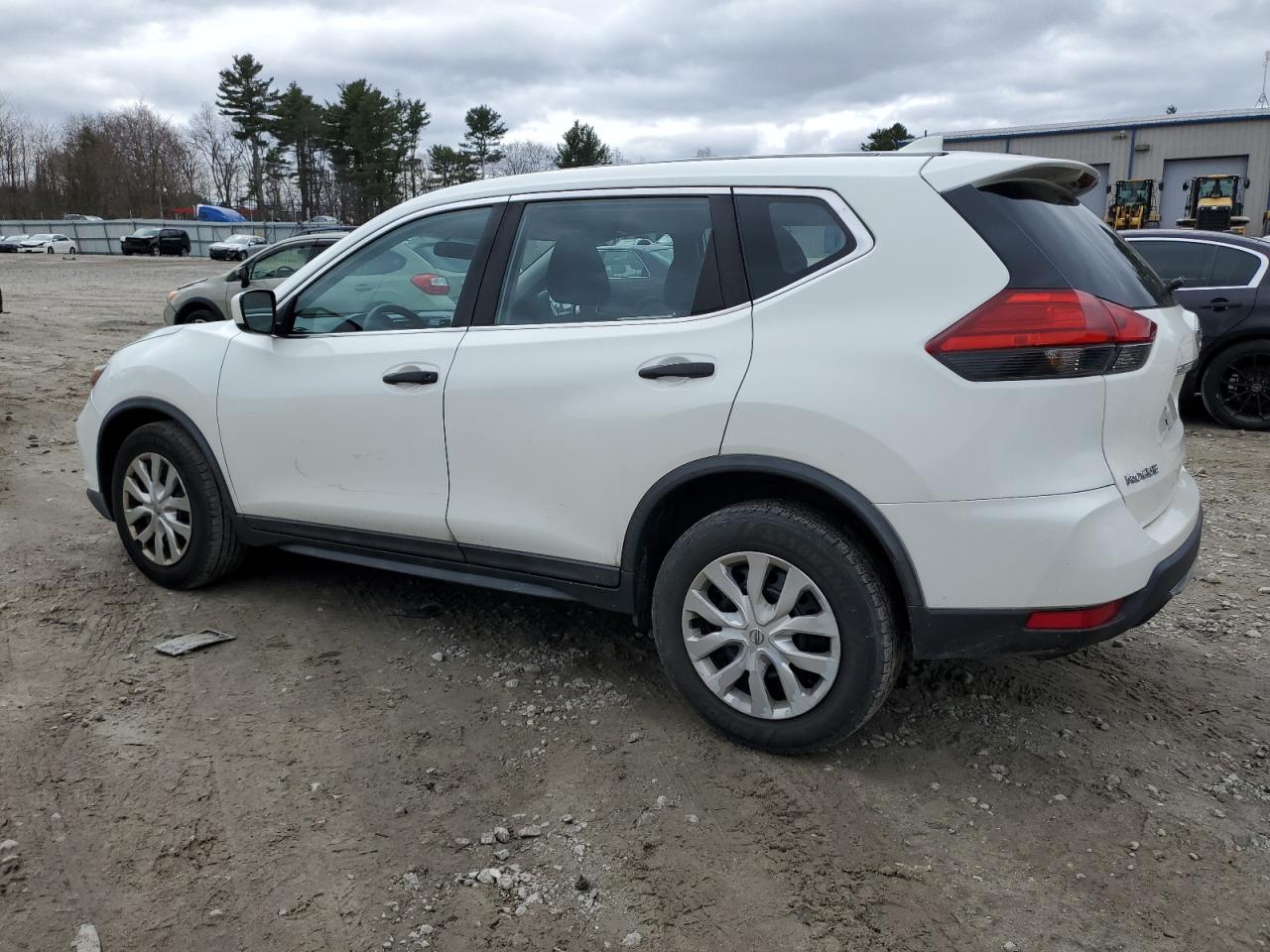 KNMAT2MT1HP566392 NISSAN ROGUE 2017