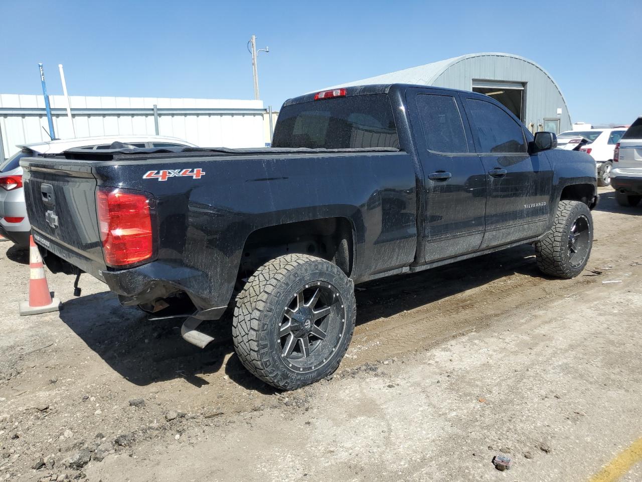 2016 Chevrolet Silverado - Image 3