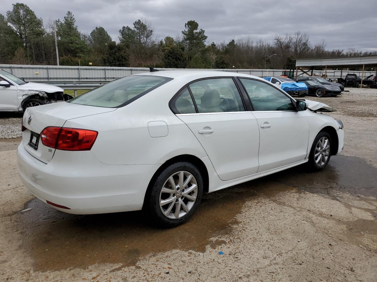 2014 Volkswagen Jetta - Image 3