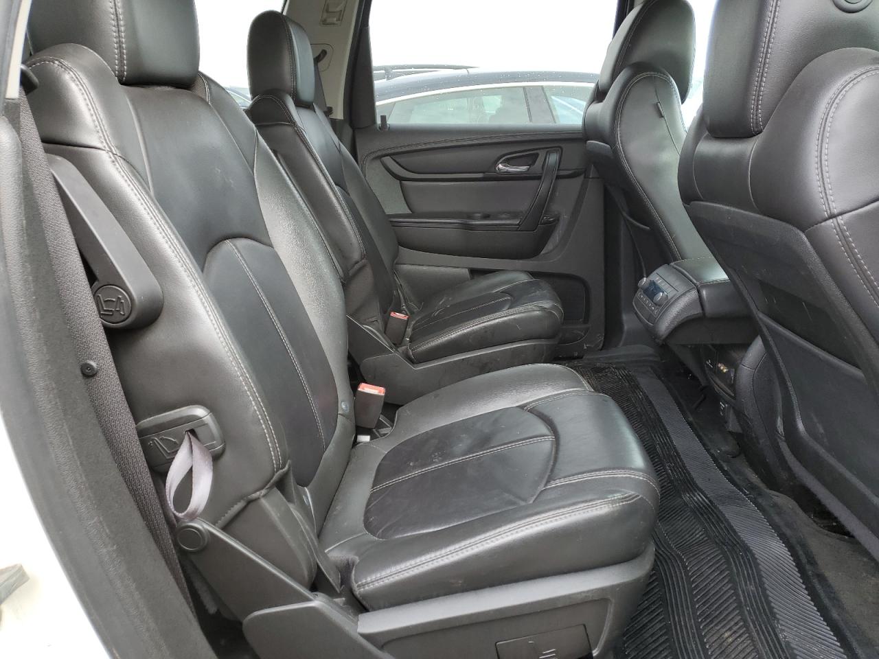 2014 Chevrolet Traverse - Image 11