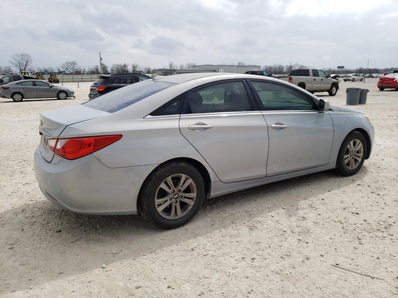 2013 Hyundai Sonata - Image 3