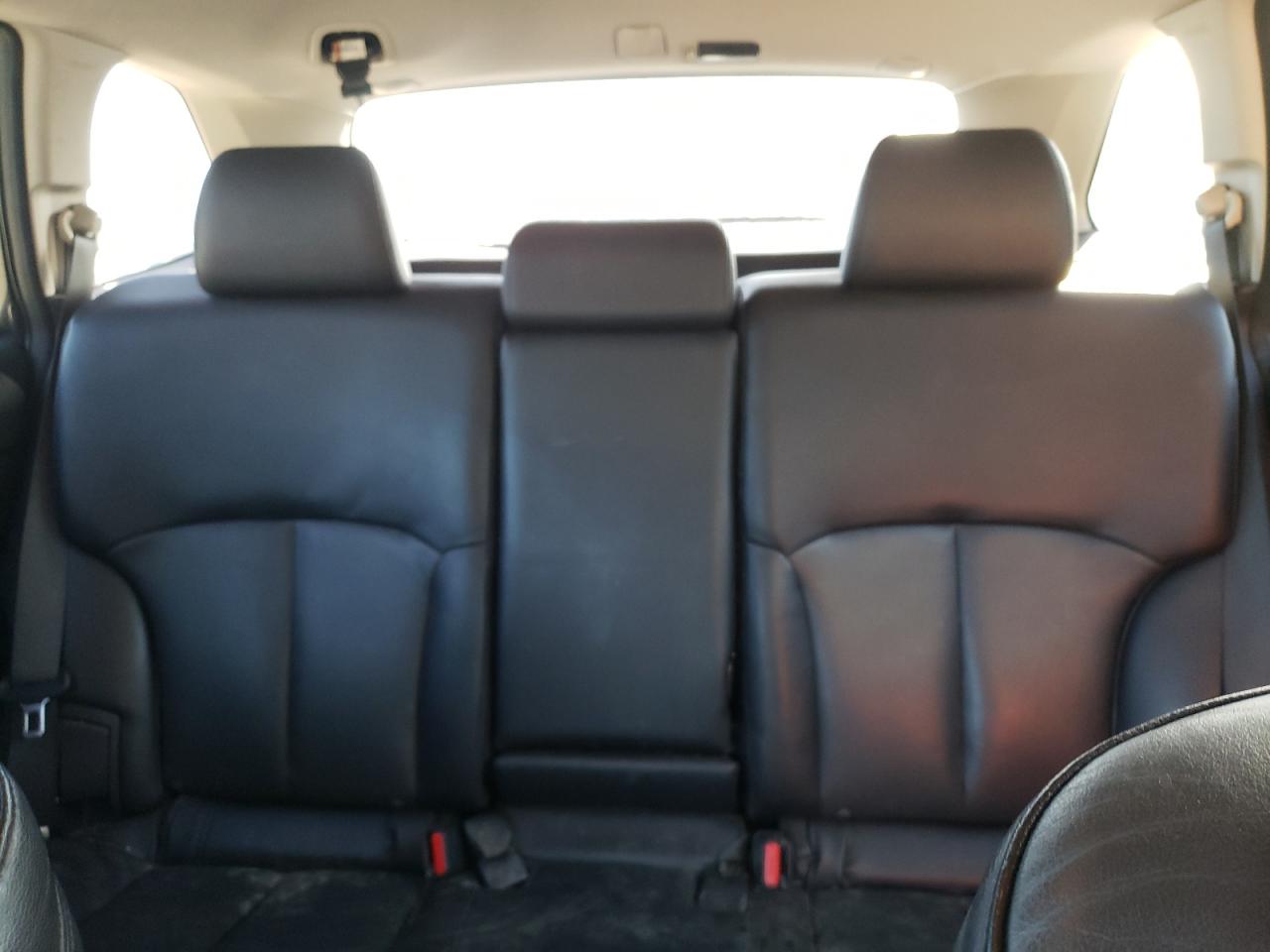 2012 Subaru Outback - Image 10