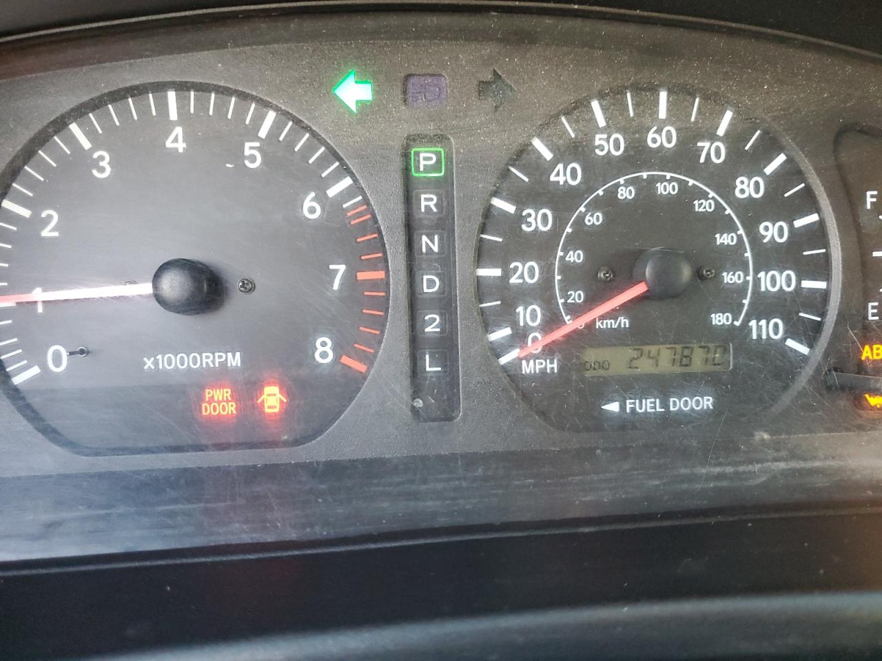 2000 Toyota Sienna - Image 9